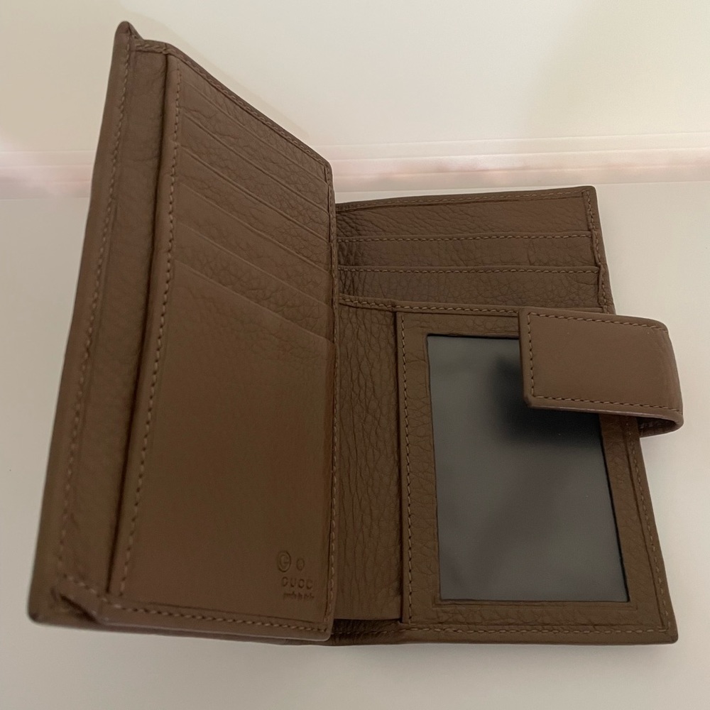 Authentic Gucci Leather Wallet - Picture 6 of 10